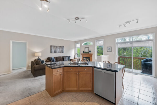 50-Button-Crescent-Uxbridge-Web-Salisbury-24