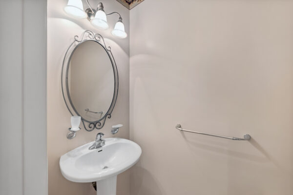 50-Button-Crescent-Uxbridge-Web-Salisbury-32