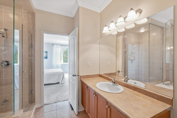 50-Button-Crescent-Uxbridge-Web-Salisbury-37