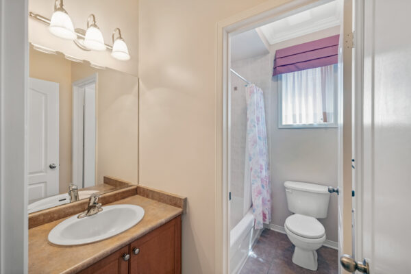 50-Button-Crescent-Uxbridge-Web-Salisbury-41