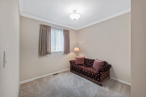 50-Button-Crescent-Uxbridge-Web-Salisbury-42