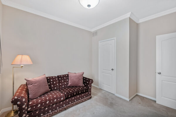 50-Button-Crescent-Uxbridge-Web-Salisbury-43