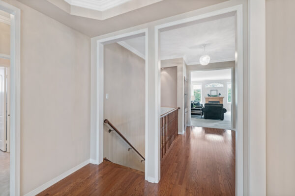 50-Button-Crescent-Uxbridge-Web-Salisbury-44