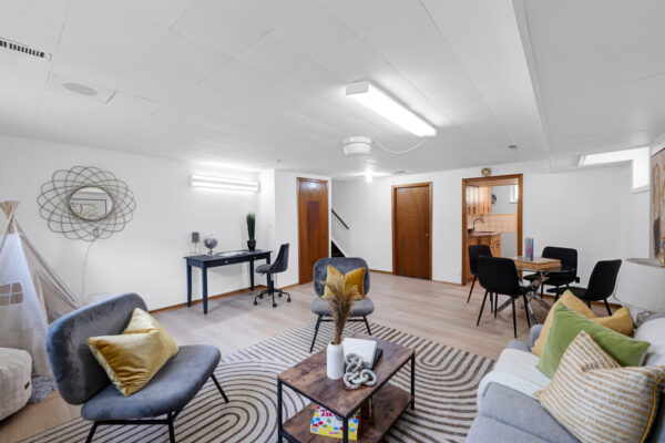 6-Munford-Crescent-Toronto-Web-Salisbury-45