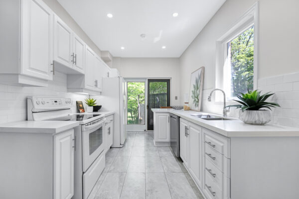 90-Roselawn-Avenue-Toronto-Web-Salisbury-21