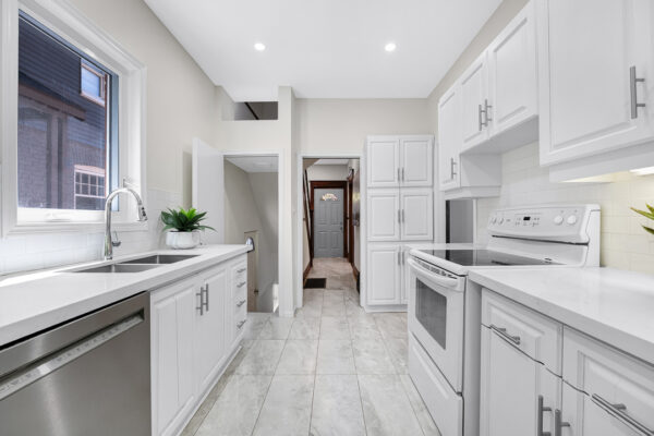90-Roselawn-Avenue-Toronto-Web-Salisbury-23