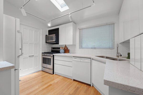 10-Oakley-Boulevard-Toronto-Web-Salisbury-24