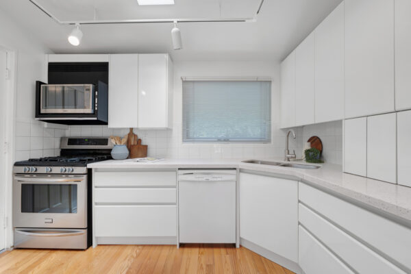 10-Oakley-Boulevard-Toronto-Web-Salisbury-25