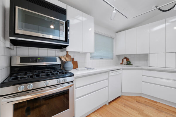 10-Oakley-Boulevard-Toronto-Web-Salisbury-27