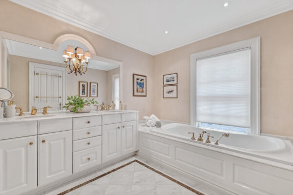 127-Buckingham-Avenue-Toronto-Web-Salisbury-43
