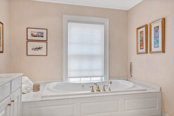 127-Buckingham-Avenue-Toronto-Web-Salisbury-44