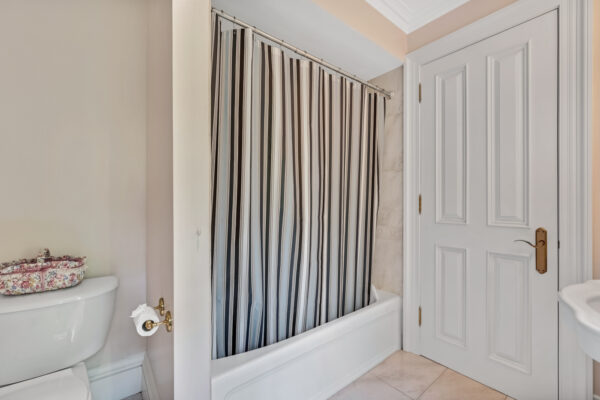 127-Buckingham-Avenue-Toronto-Web-Salisbury-54
