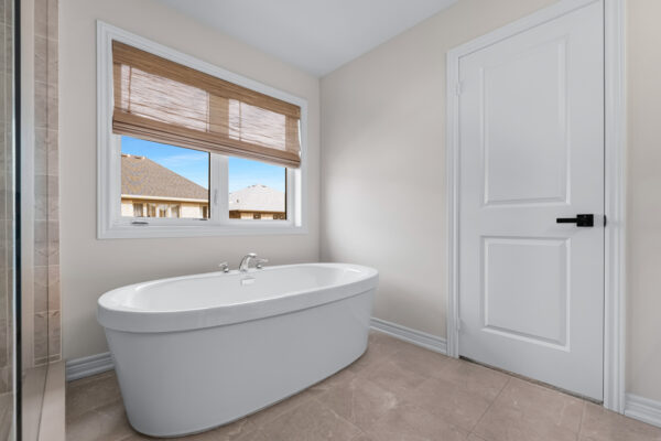 15-Ainslie-Hill-Crescent-Sutton-Web-Salisbury-42