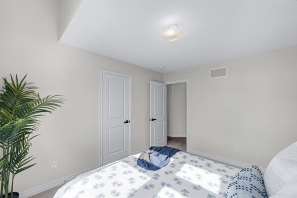 15-Ainslie-Hill-Crescent-Sutton-Web-Salisbury-46