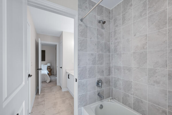 15-Ainslie-Hill-Crescent-Sutton-Web-Salisbury-48