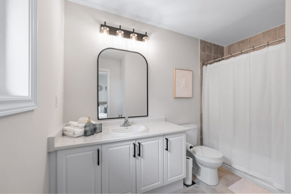 15-Ainslie-Hill-Crescent-Sutton-Web-Salisbury-53