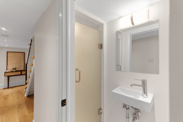 16-Essex-Street-Toronto-Web-Salisbury-55