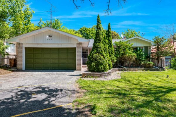 209-Burbank-Drive-Toronto-Web-Salisbury-10