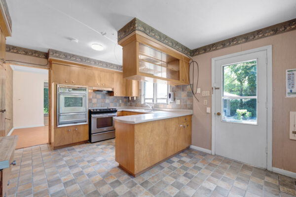 209-Burbank-Drive-Toronto-Web-Salisbury-16