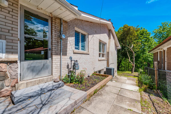 209-Burbank-Drive-Toronto-Web-Salisbury-52