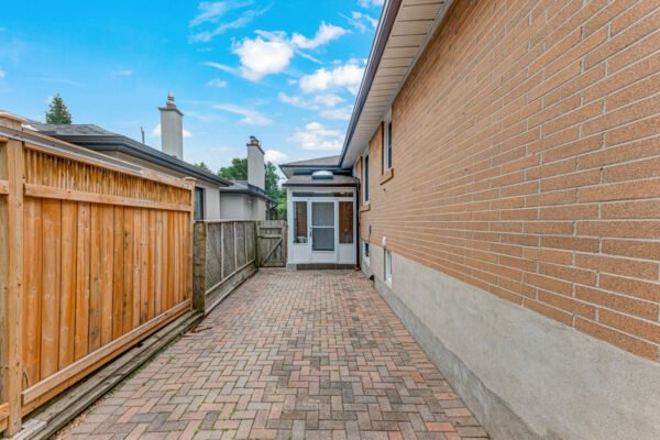 43-Viamede-Crescent-Toronto-Web-Salisbury-53