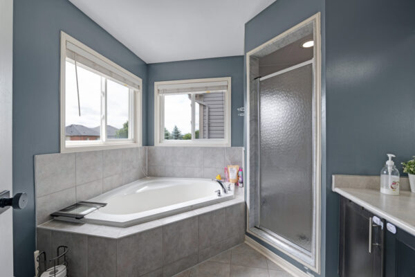 789-Miller-Park-Avenue-Bradford-Web-Salisbury-42