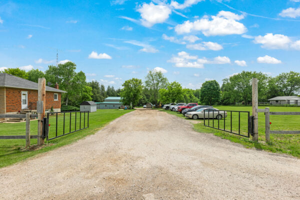 8139-Indian-Trail-Guelph-Web-Salisbury-14