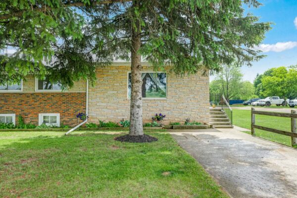 8139-Indian-Trail-Guelph-Web-Salisbury-15