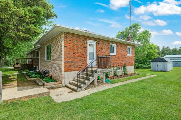 8139-Indian-Trail-Guelph-Web-Salisbury-16
