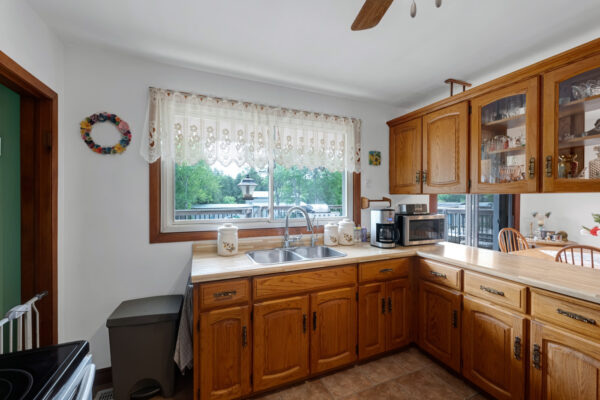 8139-Indian-Trail-Guelph-Web-Salisbury-25