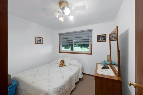 8139-Indian-Trail-Guelph-Web-Salisbury-30