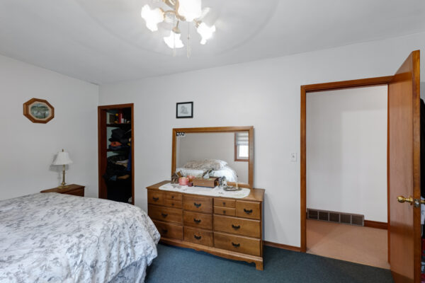 8139-Indian-Trail-Guelph-Web-Salisbury-34