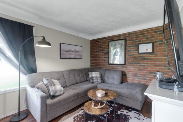 8139-Indian-Trail-Guelph-Web-Salisbury-42