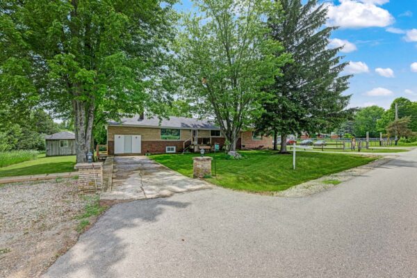 8139-Indian-Trail-Guelph-Web-Salisbury-9