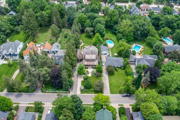 84-Centre-Street-West-Richmond-Hill-Web-Salisbury-1