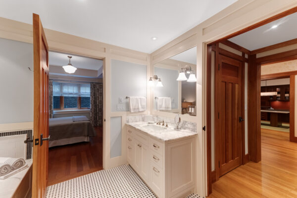 84-Centre-Street-West-Richmond-Hill-Web-Salisbury-79