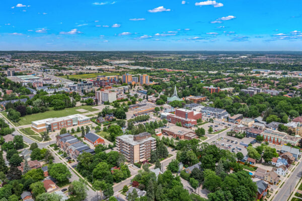84-Centre-Street-West-Richmond-Hill-Web-Salisbury-99