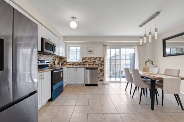 497-Rossland-Road-East-Ajax-Web-Salisbury-17