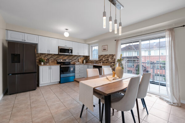 497-Rossland-Road-East-Ajax-Web-Salisbury-21