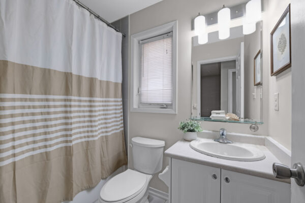 497-Rossland-Road-East-Ajax-Web-Salisbury-40