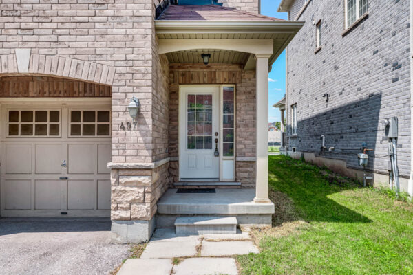 497-Rossland-Road-East-Ajax-Web-Salisbury-8