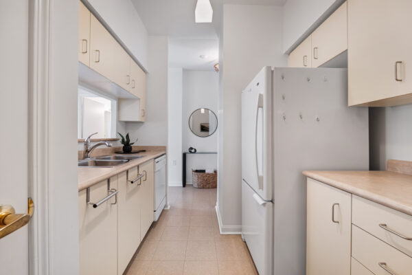 650-Lawrence-Avenue-West-Toronto-Web-Salisbury-15
