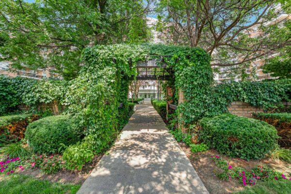 650-Lawrence-Avenue-West-Toronto-Web-Salisbury-5