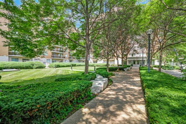 650-Lawrence-Avenue-West-Toronto-Web-Salisbury-6