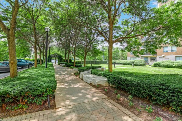 650-Lawrence-Avenue-West-Toronto-Web-Salisbury-7