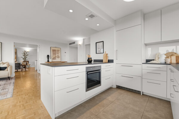 10-Avoca-Avenue-#704-705-Toronto-Web-Salisbury-14