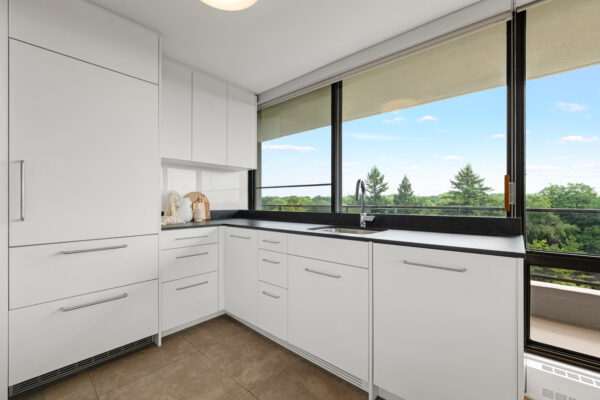 10-Avoca-Avenue-#704-705-Toronto-Web-Salisbury-15