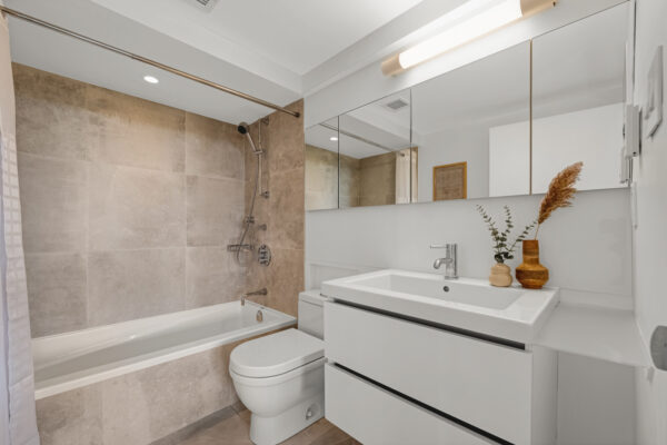 10-Avoca-Avenue-#704-705-Toronto-Web-Salisbury-30