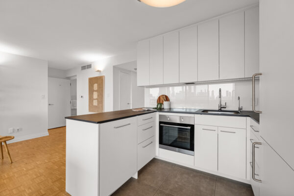 10-Avoca-Avenue-#704-705-Toronto-Web-Salisbury-33