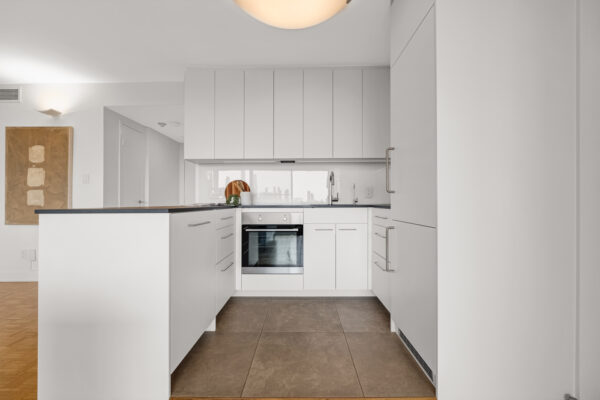 10-Avoca-Avenue-#704-705-Toronto-Web-Salisbury-34